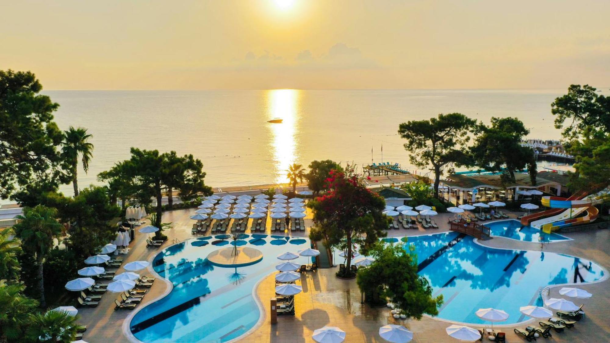 Crystal Aura Beach Resort & Spa Kemer Kültér fotó